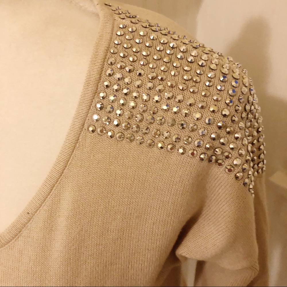 Express NWT Tan Studded Shoulder Sweater Medium - Picture 2 of 6